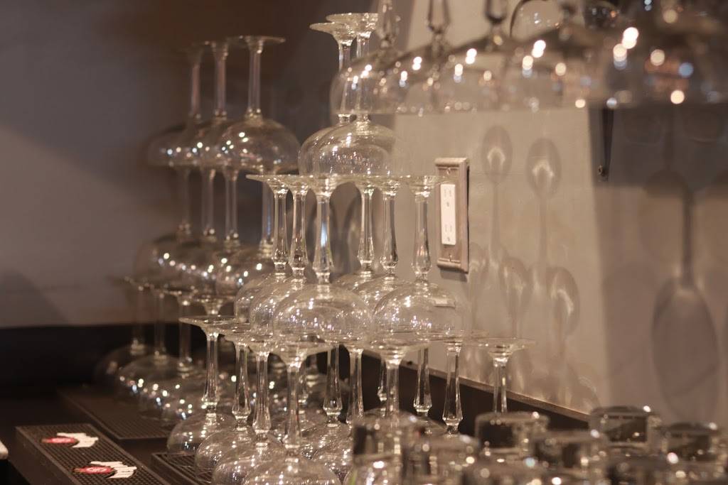 Easy Street Saloon of Eastpointe and Roseville | restaurant | 16101 E 10 Mile Rd, Eastpointe, MI 48021, USA | 5865851124 OR +1 586-585-1124