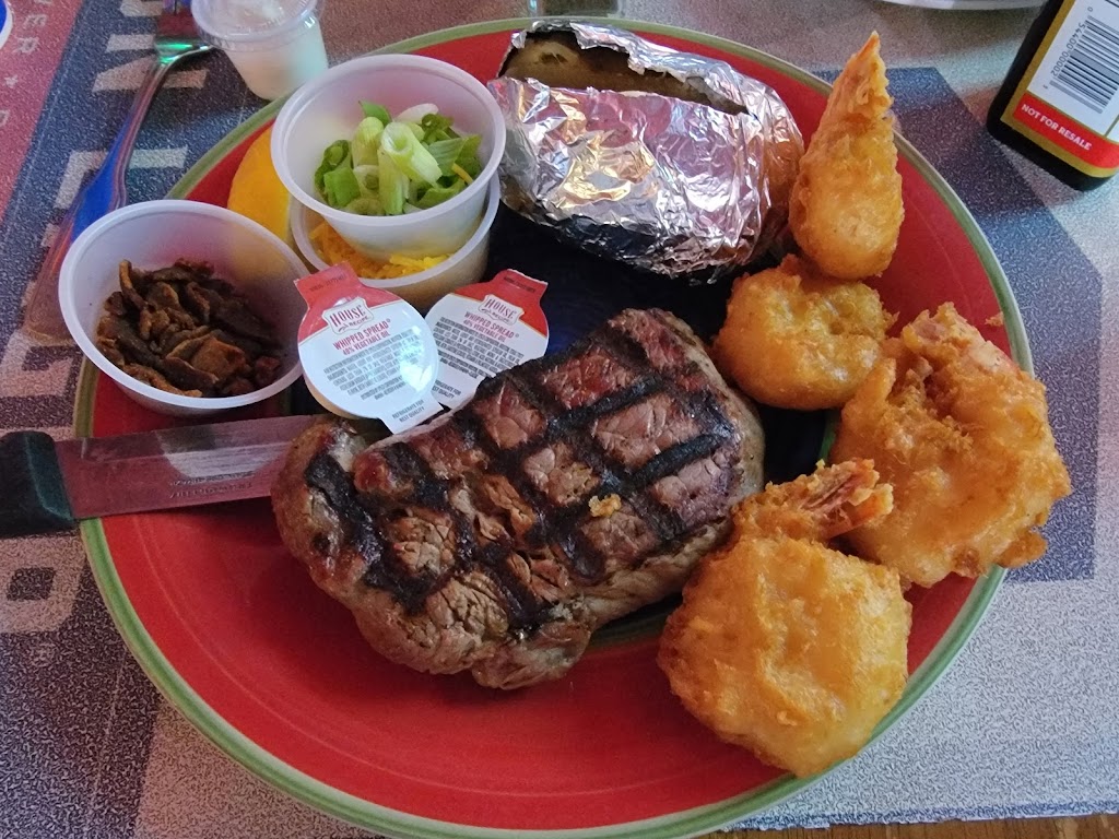 Szabos Steakhouse and Seafood | restaurant | 5188 NE Lucky Gap St, Newport, OR 97365, USA | 5415740100 OR +1 541-574-0100