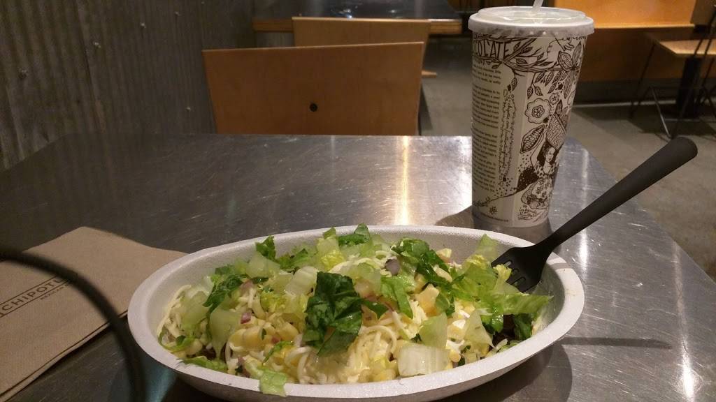 Chipotle Mexican Grill | restaurant | 1948 SW Broadway, Portland, OR 97201, USA | 5032742002 OR +1 503-274-2002