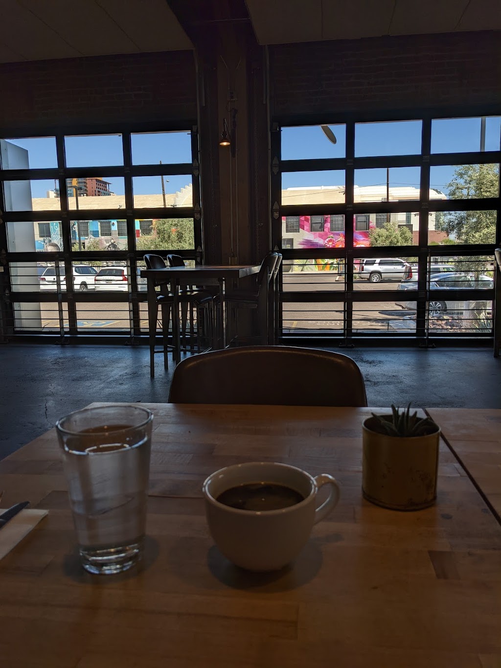 The Larry | restaurant | 515 E Grant St #100, Phoenix, AZ 85004, USA | 6024320752 OR +1 602-432-0752