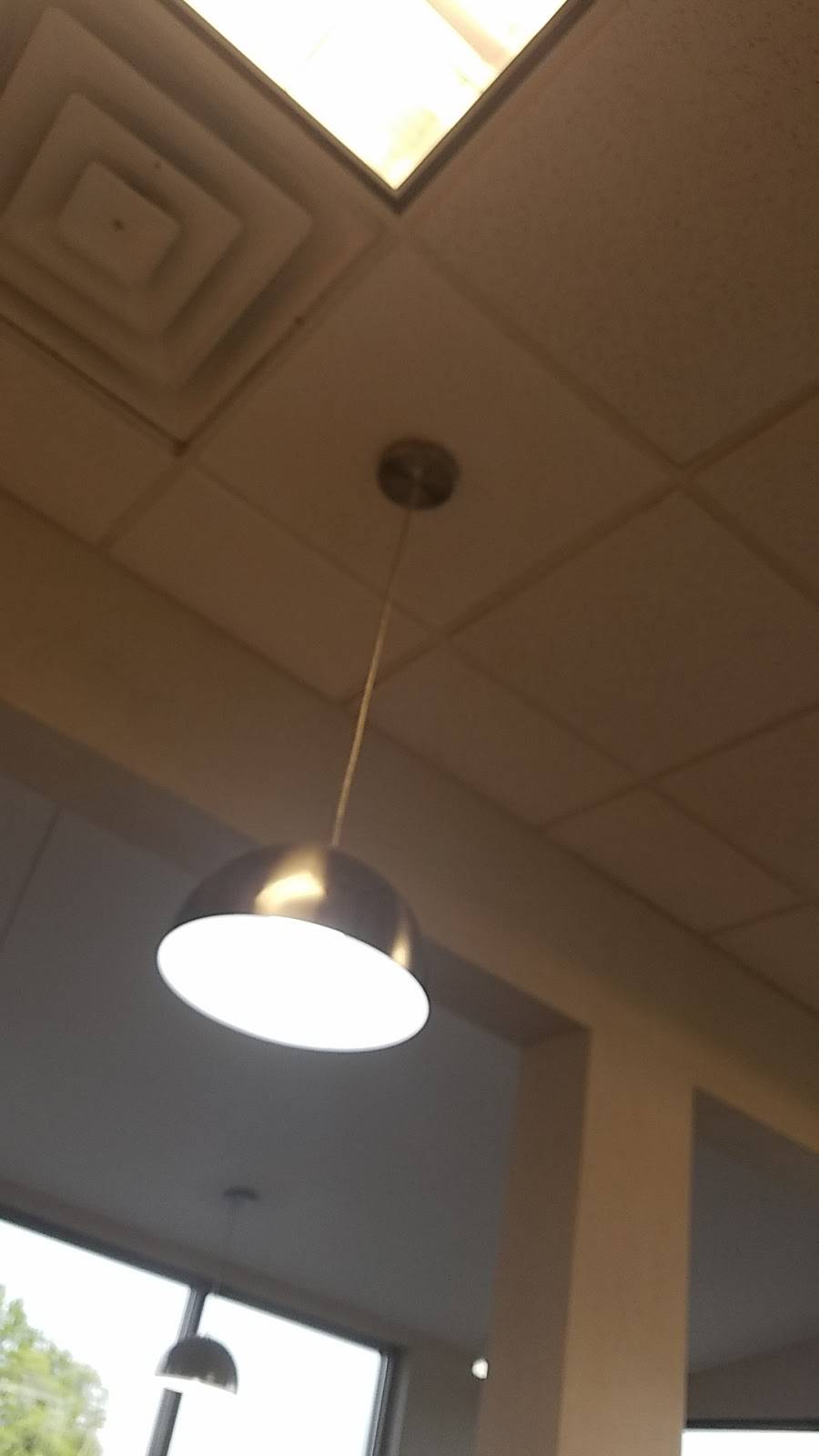 Wendys | restaurant | 15305 US-150, Paris, IL 61944, USA | 2174632254 OR +1 217-463-2254