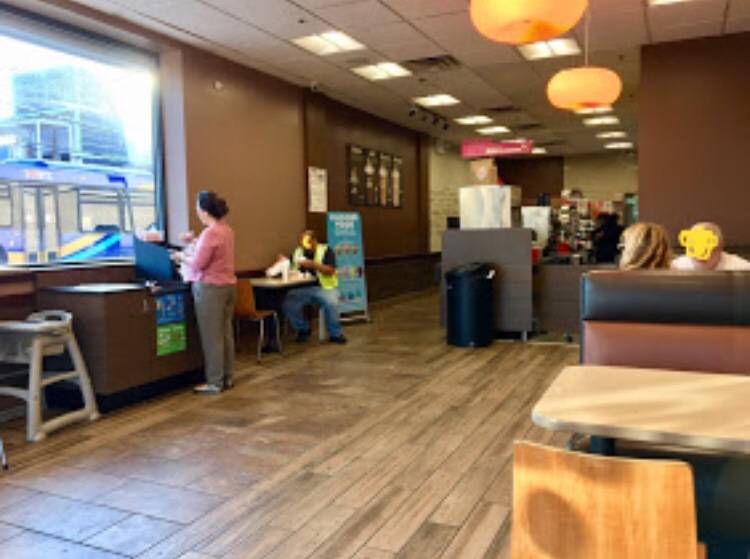Dunkin | bakery | 2704 Hylan Blvd Tysens Park Shopping Center, Staten Island, NY 10306, USA | 7183517185 OR +1 718-351-7185