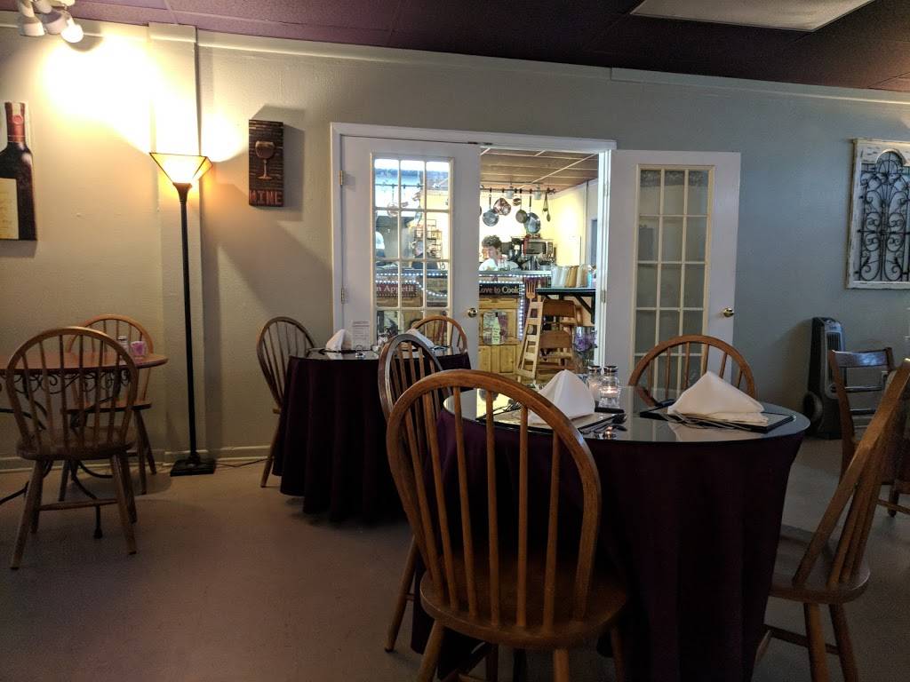 Purple Turnip | restaurant | 104 N Pendell Ave, Cleburne, TX 76033, USA | 8175586927 OR +1 817-558-6927