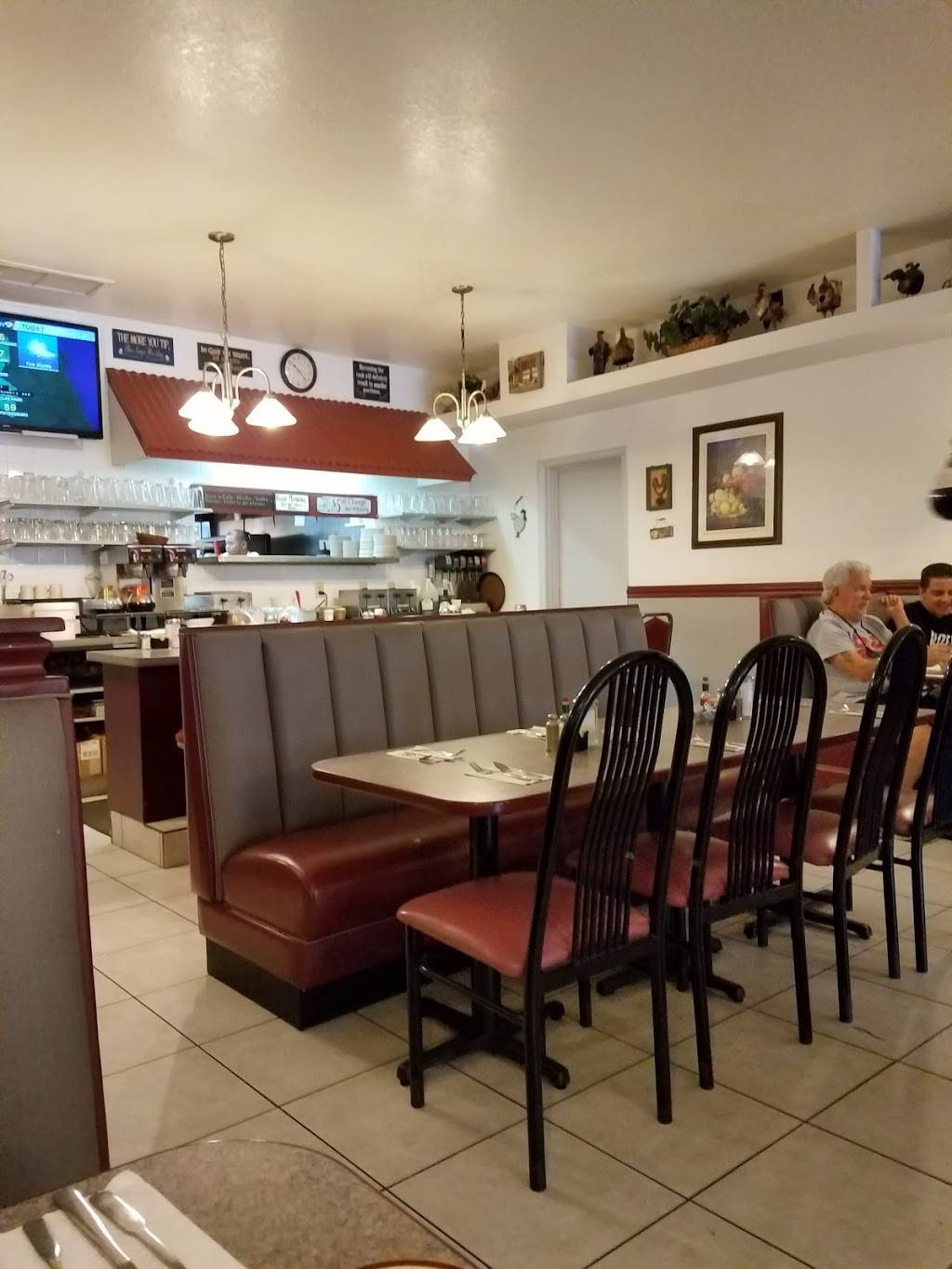 Emilys Family Restaurant | restaurant | 2609 US-19 ALT, Crystal Beach, FL 34681, USA | 7277867407 OR +1 727-786-7407