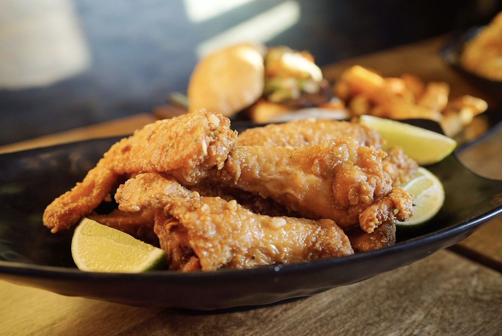 Nola Pub | restaurant | 3481 N Clark St, Chicago, IL 60657, USA | 7736611873 OR +1 773-661-1873