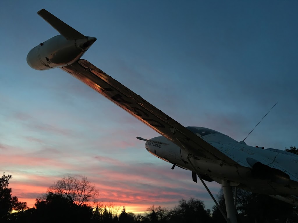 Yolo Fliers Club | restaurant | 17980 Co Rd 94B, Woodland, CA 95695, USA | 5306620281 OR +1 530-662-0281