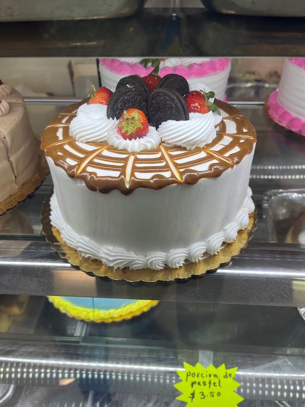 El shaddai market & bakery | bakery | 235 Dexter St, Pawtucket, RI 02860, USA | 4012051488 OR +1 401-205-1488