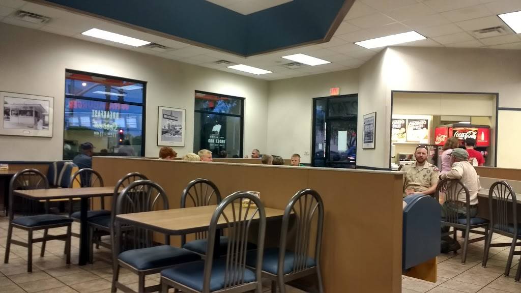 Whataburger | restaurant | 2747 E Broadway Rd, Mesa, AZ 85204, USA | 4808357468 OR +1 480-835-7468