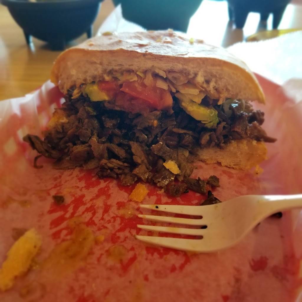 La Iguanita | restaurant | 3733 S Kedzie Ave, Chicago, IL 60632, USA | 7732545064 OR +1 773-254-5064