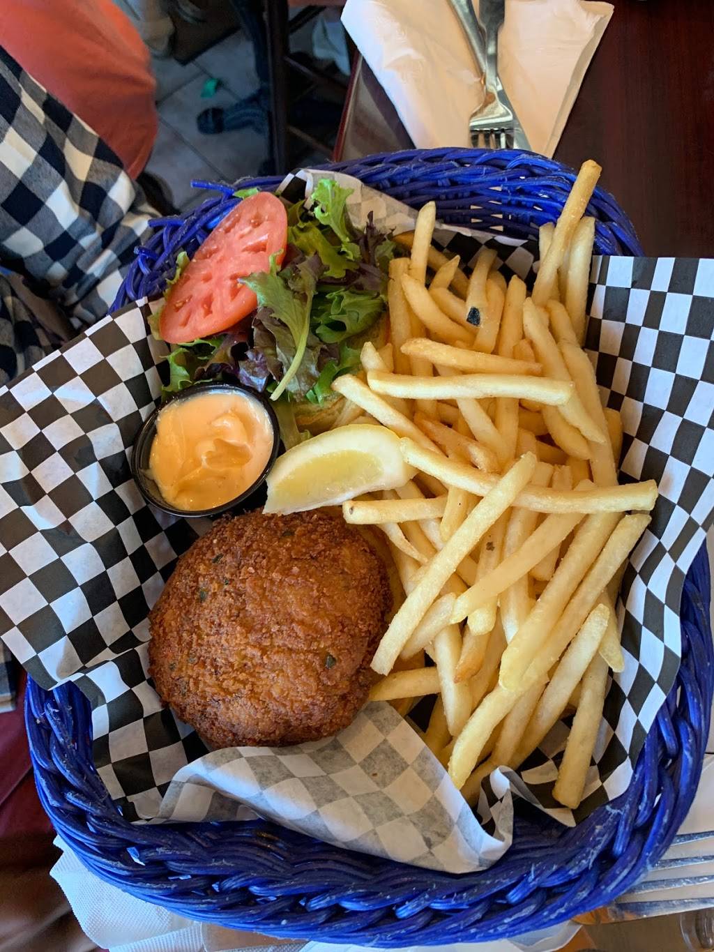 Lookout Tavern | restaurant | 8 Seaview Ave, Oak Bluffs, MA 02557, USA | 5086969844 OR +1 508-696-9844