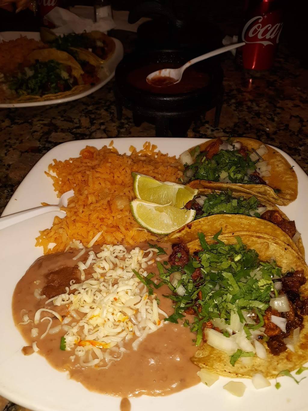El Ranchito Taqueria | restaurant | 2213 W Lake St, Melrose Park, IL 60160, USA | 7088658036 OR +1 708-865-8036