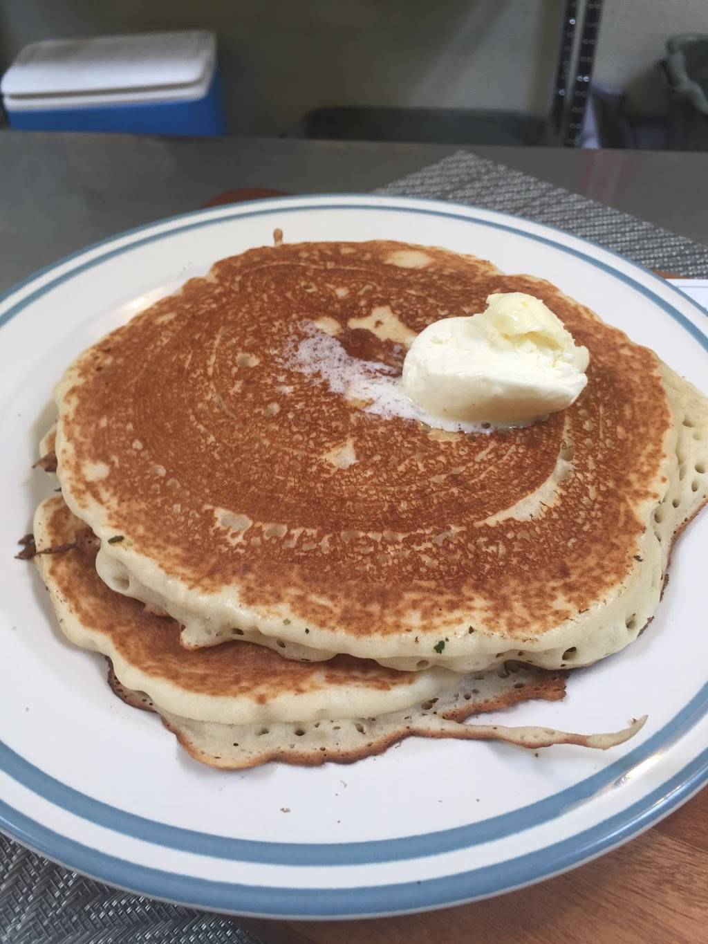 Lynn & Lus Escapade Cafe | restaurant | 3353 Grand Ave, Oakland, CA 94610, USA | 5108355705 OR +1 510-835-5705