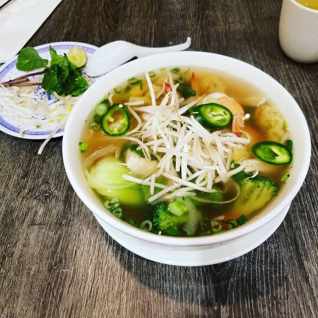 Simply Pho | restaurant | 3405 Commercial St SE #100, Salem, OR 97302, USA | 5039676361 OR +1 503-967-6361