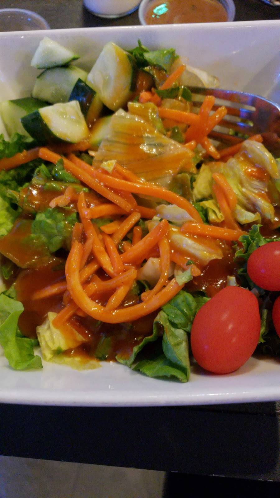 Maggianos Little Italy | restaurant | 2500 N Mayfair Rd, Wauwatosa, WI 53226, USA | 4149781000 OR +1 414-978-1000