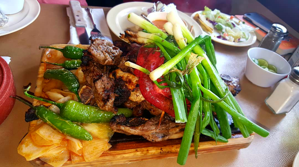 Las Tablas | restaurant | Paseo del Río 6617, Río Tijuana 3a. Etapa, Rio Tijuana 3ra Etapa, 22226 Tijuana, B.C., Mexico | 016642087487 OR +52 664 208 7487