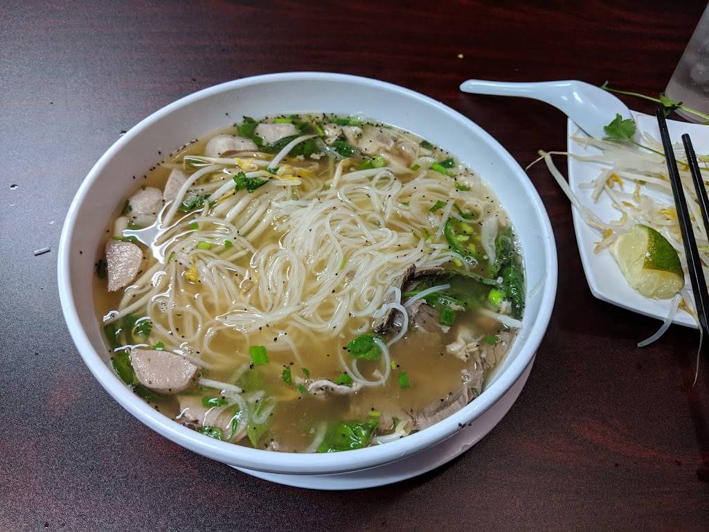 Pho Viez | restaurant | 3971 S Main St, Mineral Ridge, OH 44440, USA | 3303490889 OR +1 330-349-0889
