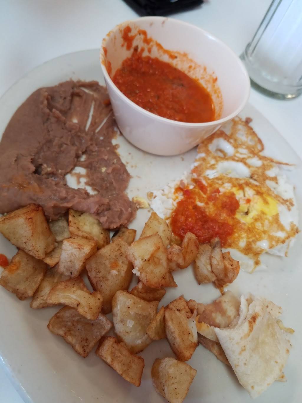 Panchos Mexican Restaurant | restaurant | 1005 Enrique M. Barrera Pkwy, San Antonio, TX 78237, USA | 2104332800 OR +1 210-433-2800