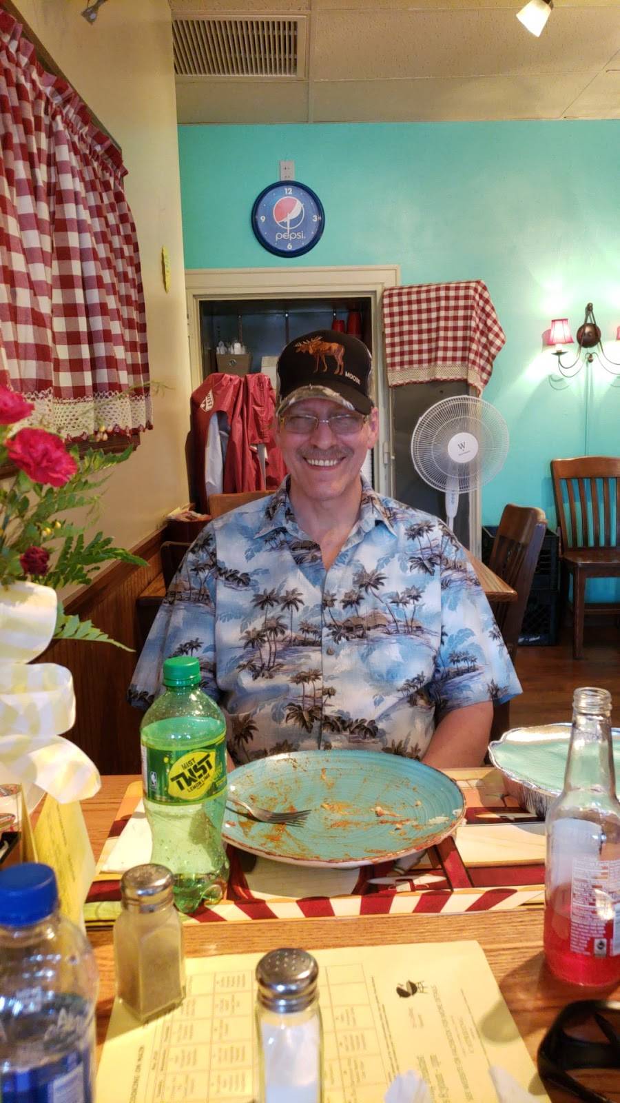 Whats Cooking On Main | restaurant | 210 W Main St, Saxonburg, PA 16056, USA | 7243526246 OR +1 724-352-6246