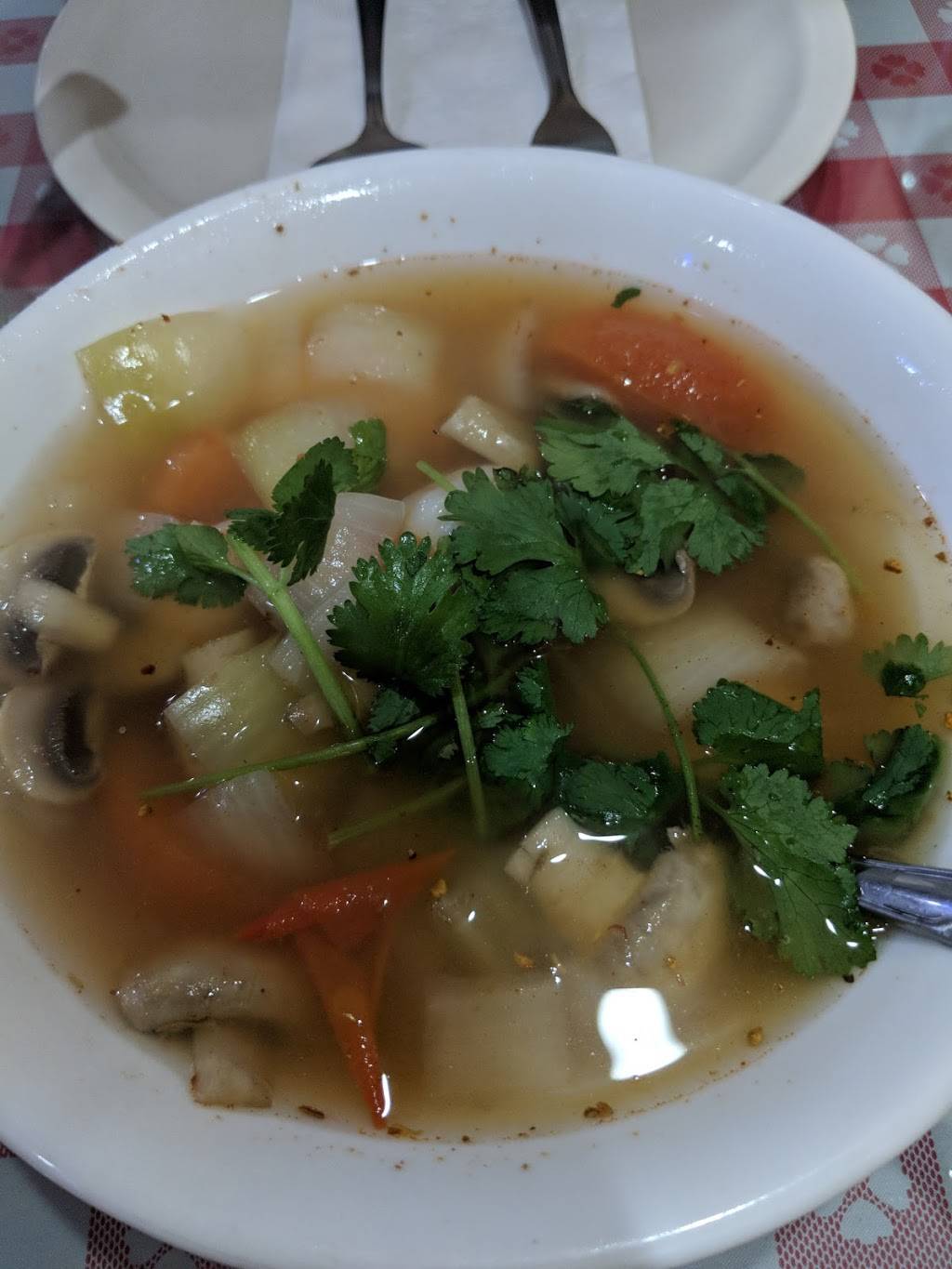 Amazing Thai Cuisine | restaurant | 5210 Roosevelt Way NE, Seattle, WA 98105, USA | 2065280102 OR +1 206-528-0102