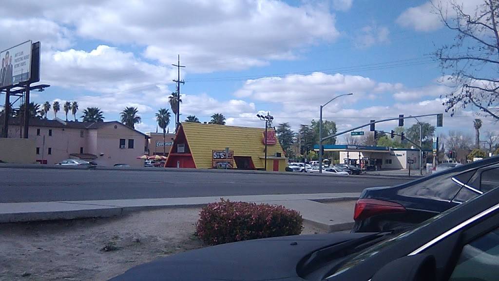 Wienerschnitzel | restaurant | 1130 Union Ave, Bakersfield, CA 93307, USA | 6613253055 OR +1 661-325-3055