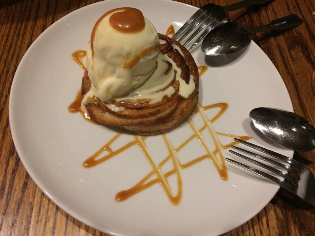 Chives Restaurant | restaurant | 1749 Riverside Dr, Suamico, WI 54173, USA | 9204346441 OR +1 920-434-6441