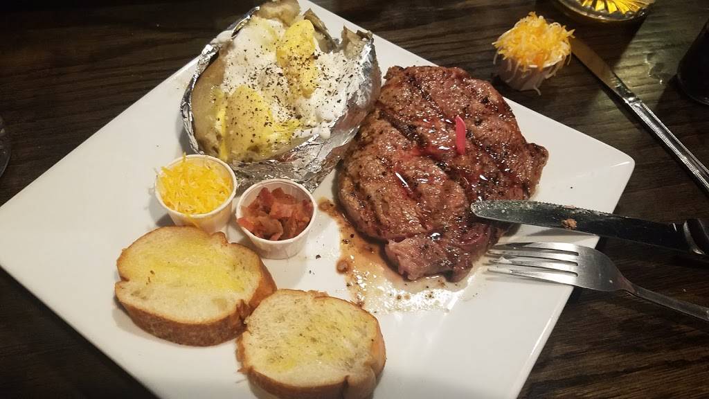 Fiddlesticks Bar & Grill | restaurant | 10815 W Jewell Ave, Lakewood, CO 80232, USA | 3039690855 OR +1 303-969-0855