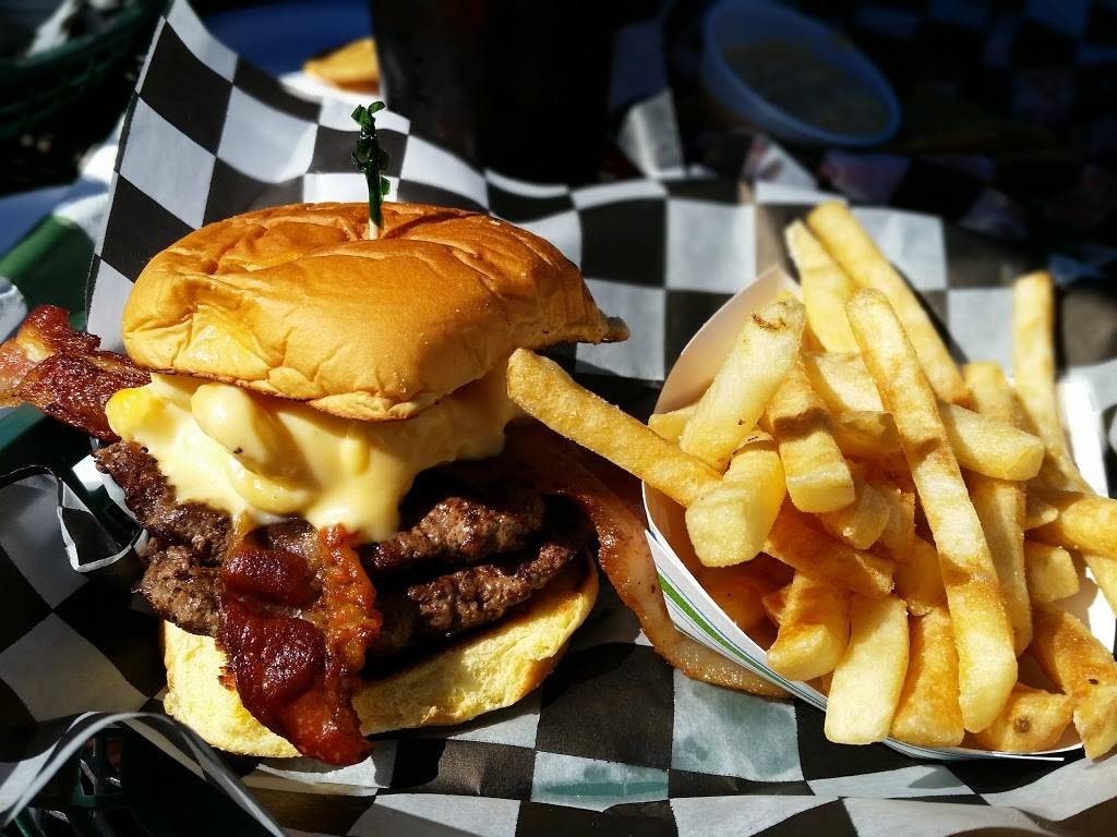 Flippin Cow | restaurant | 6118, 51330 State Rte 19, Elkhart, IN 46514, USA | 5742660606 OR +1 574-266-0606