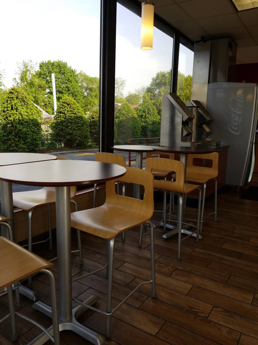 Wendys | restaurant | 2278 Middle Country Rd, Centereach, NY 11720, USA | 6314674345 OR +1 631-467-4345