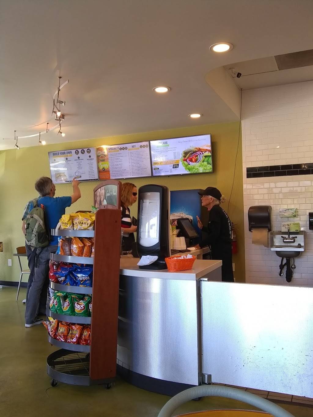 Deli Delicious | restaurant | 40208 CA-41 #A, Oakhurst, CA 93644, USA | 5596833033 OR +1 559-683-3033