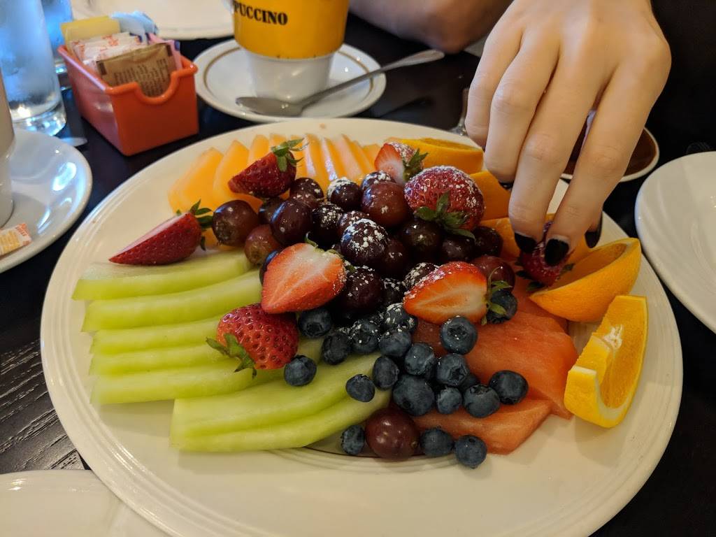 Brunos Bakery and Restaurant | bakery | 676 Forest Ave, Staten Island, NY 10310, USA | 7184480993 OR +1 718-448-0993