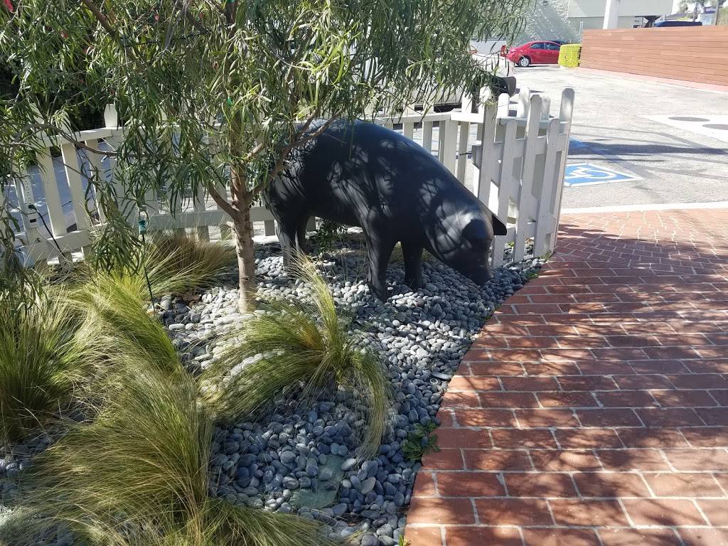 Beach Pit BBQ | restaurant | 1676 Tustin Ave, Costa Mesa, CA 92627, USA | 9496457427 OR +1 949-645-7427