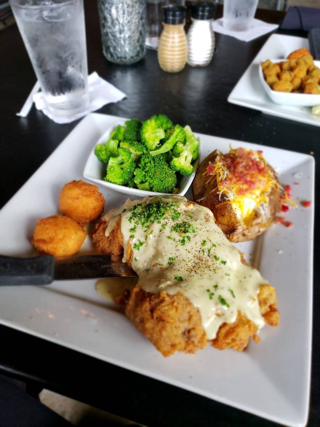 Bowens Landing | restaurant | 8681 SC-9, Inman, SC 29349, USA | 8645921300 OR +1 864-592-1300