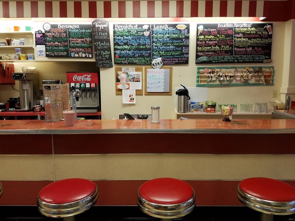 Waltz Soda Fountain | restaurant | 167 Main St, Damariscotta, ME 04543, USA | 2075637632 OR +1 207-563-7632