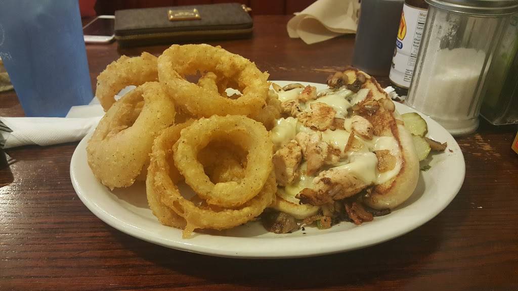 Alton Village Inn Pancake House | bakery | 2611 College Ave, Alton, IL 62002, USA | 6184628750 OR +1 618-462-8750