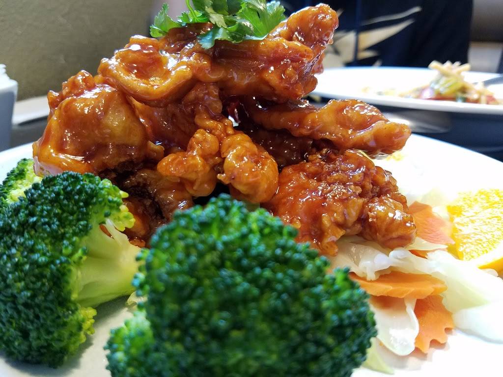 Sri Uma Thai Cuisine | restaurant | 7828 NE Bothell Way, Kenmore, WA 98028, USA | 4258063929 OR +1 425-806-3929