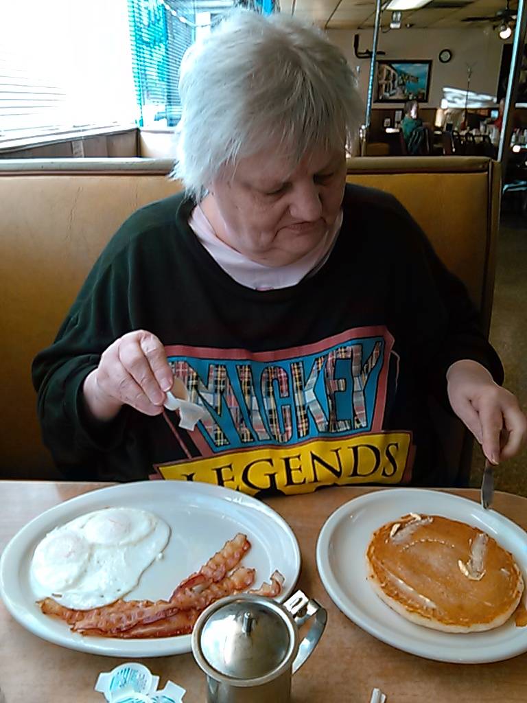 Favorites Restaurant | restaurant | 6318 S Shields Blvd, Oklahoma City, OK 73149, USA | 4056326659 OR +1 405-632-6659