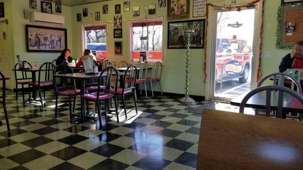 Boomarang Diner | restaurant | 828 East Side Blvd, Muskogee, OK 74403, USA | 9186873373 OR +1 918-687-3373