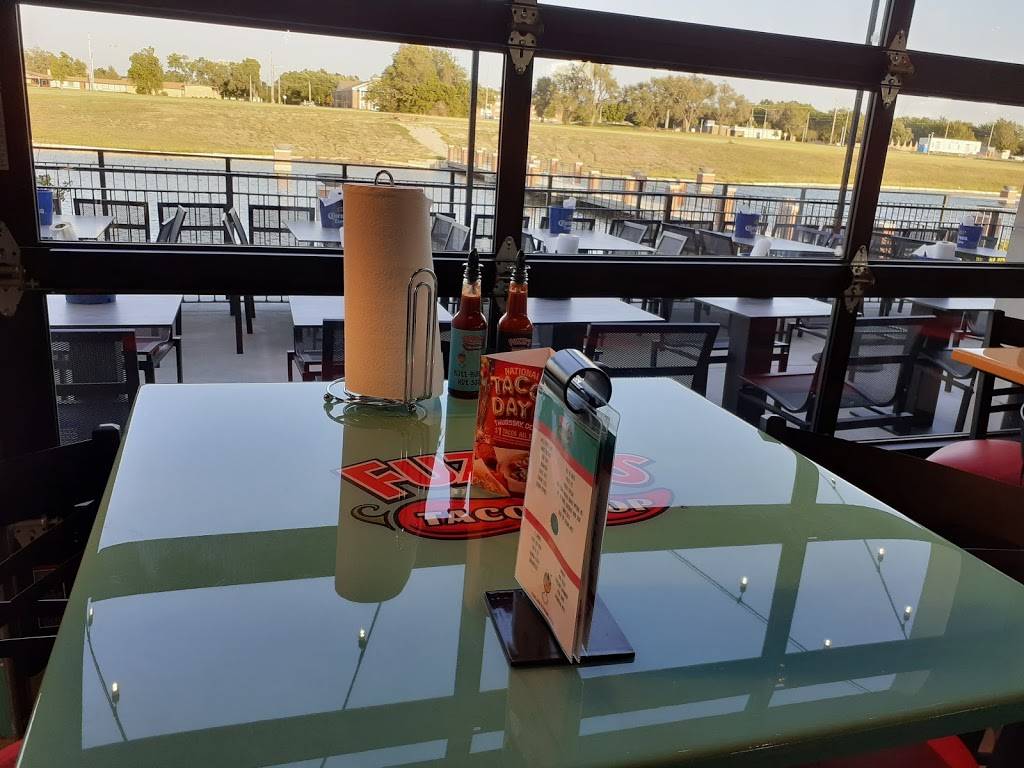 Fuzzys Taco Shop | restaurant | 4521 E 21st St N #107, Wichita, KS 67208, USA | 3166848227 OR +1 316-684-8227