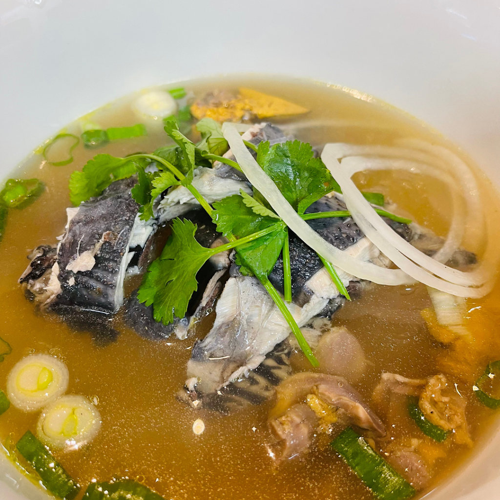 Phở Gà Vàng | restaurant | 6767 Wilson Blvd, Falls Church, VA 22044, USA | 7036362225 OR +1 703-636-2225