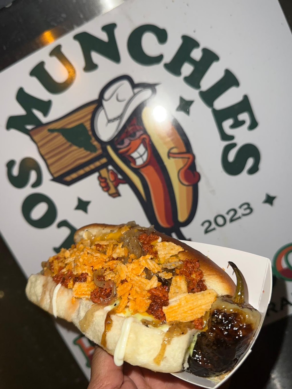 Los Munchies Hot Dogs | restaurant | 792 N Gilbert Rd, Gilbert, AZ 85233, USA | 6023212470 OR +1 602-321-2470