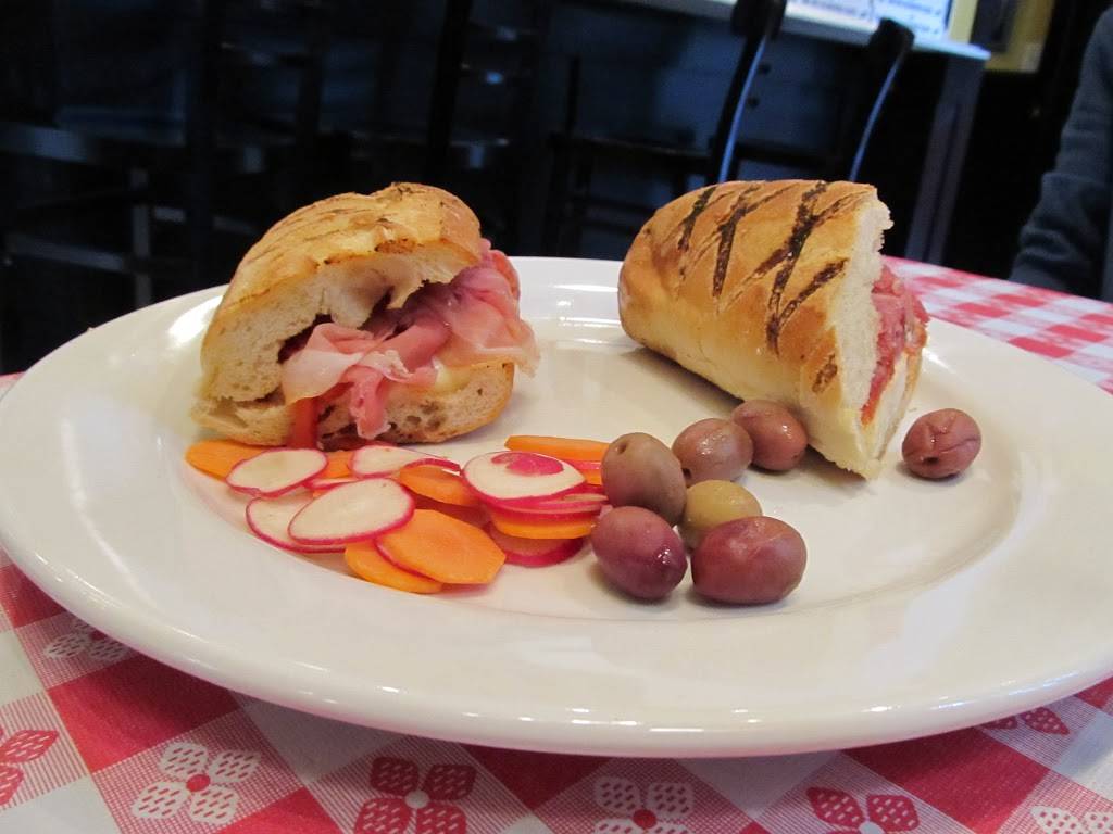 Johnny Pepperoni | restaurant | 4323, 219 11th St, Hoboken, NJ 07030, USA | 2018501533 OR +1 201-850-1533