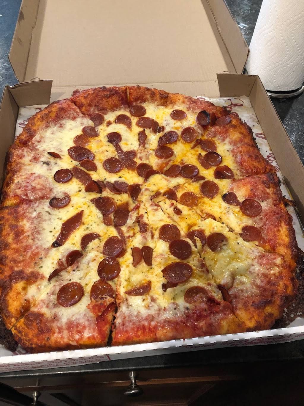 Bocce Club Pizza | restaurant | 4174 Bailey Ave, Buffalo, NY 14226, USA | 7168331344 OR +1 716-833-1344
