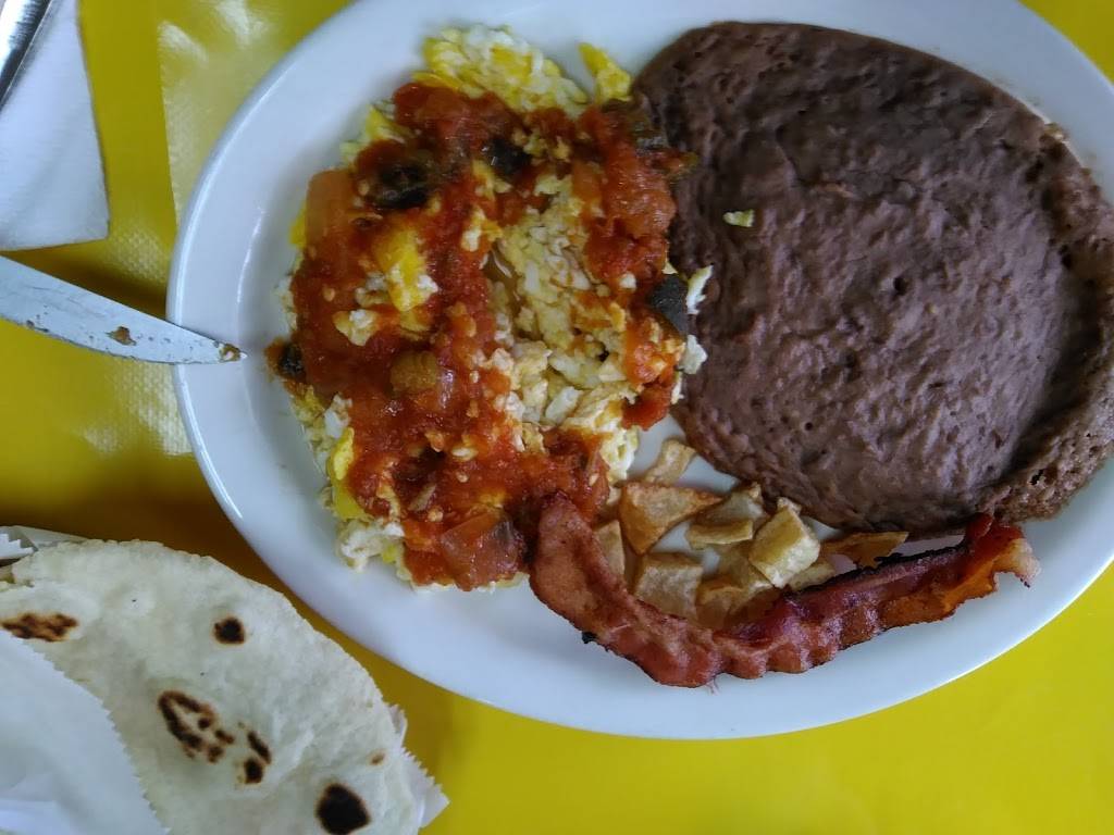 Millys Mexican Restaurant | restaurant | 1836B Spur St, New Braunfels, TX 78130, USA | 2108108978 OR +1 210-810-8978