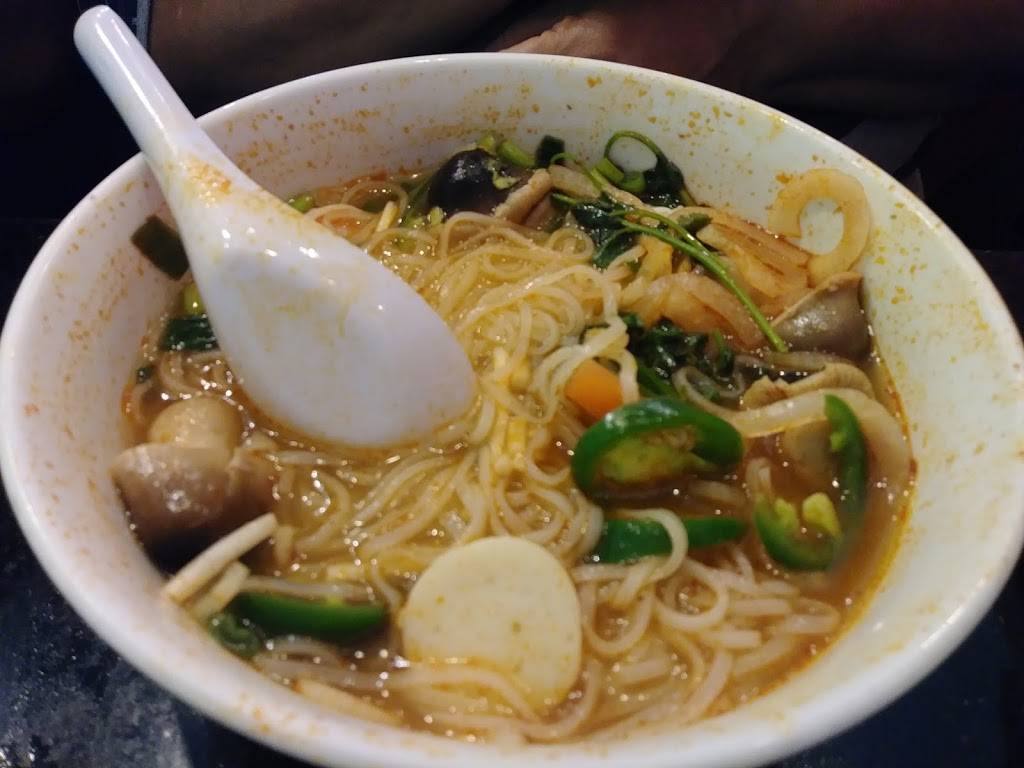 Pho Que Huong | restaurant | 291 E Round Grove Rd, Lewisville, TX 75067, USA | 2144889122 OR +1 214-488-9122