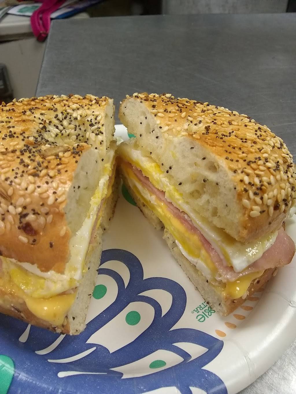 Biscottis Cafe | restaurant | 15751 San Carlos Blvd, Fort Myers, FL 33908, USA | 2392672691 OR +1 239-267-2691