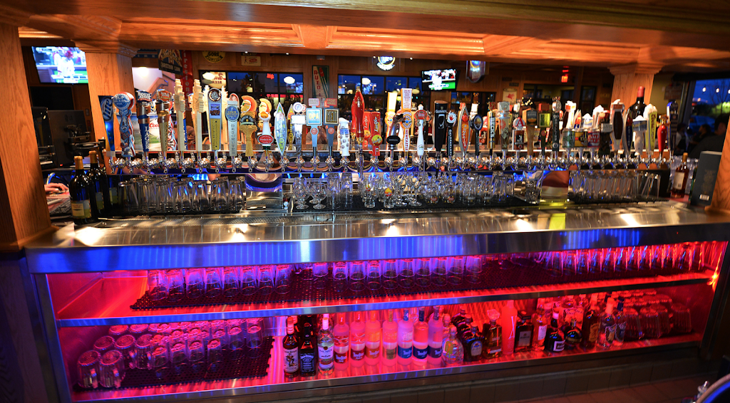 Brothers Bar & Grill | restaurant | The Shops At Northfield Stapleto 8270 E, Northfield Blvd, Denver, CO 80266, USA | 3039530229 OR +1 303-953-0229