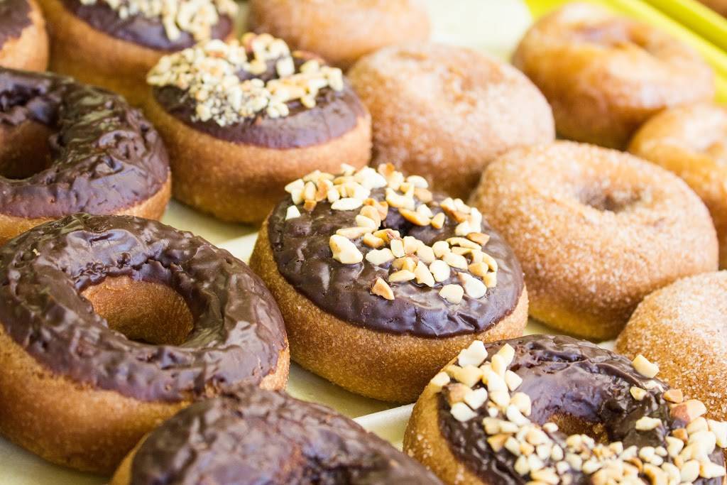 Mary Lee Donut Shops | bakery | 6150 Gulf Fwy, Houston, TX 77023, USA | 7139282869 OR +1 713-928-2869