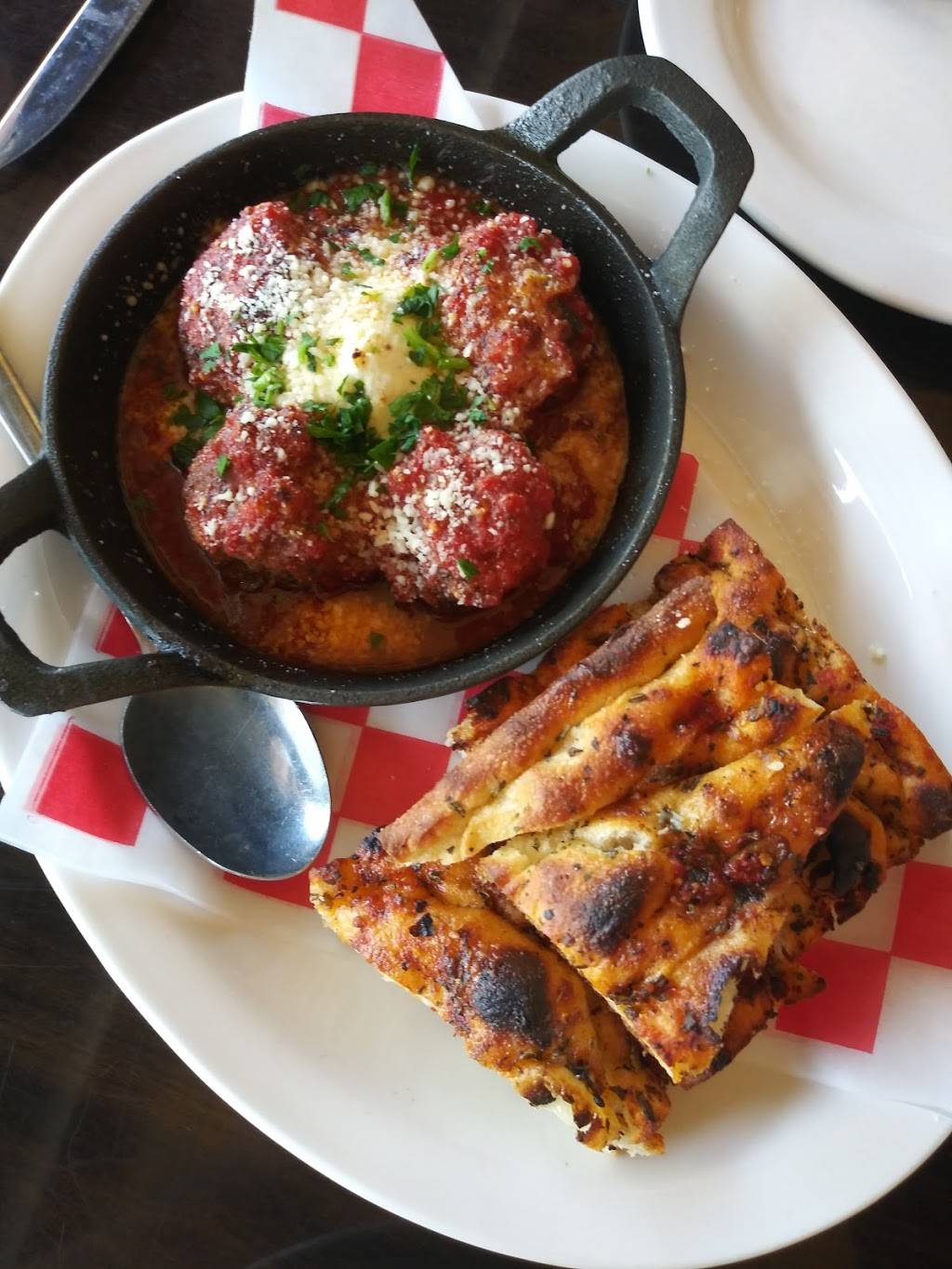 Zolis NY Pizza | restaurant | 14910 Midway Rd, Addison, TX 75001, USA | 4697549654 OR +1 469-754-9654