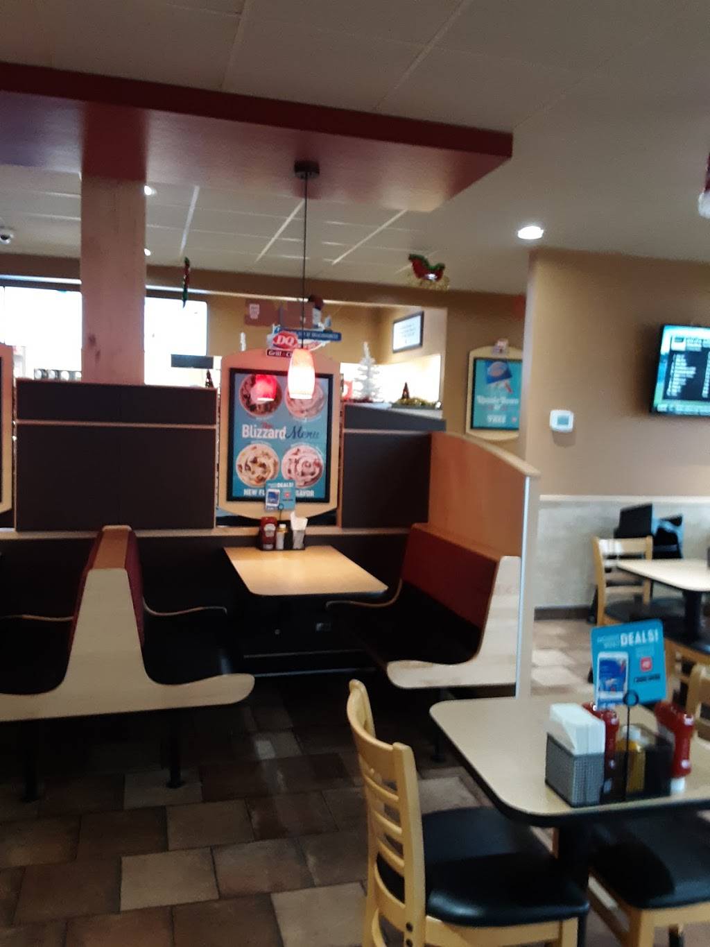 Dairy Queen Grill & Chill | restaurant | 1303 N Wayne St, Angola, IN 46703, USA | 2603194436 OR +1 260-319-4436