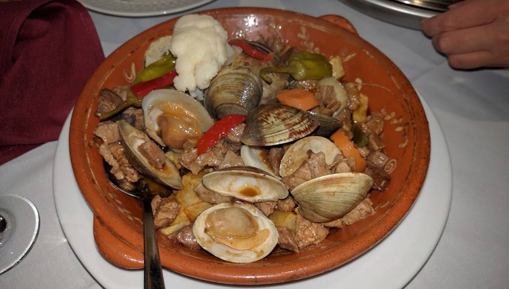 Rio Douro | restaurant | 800 Horseblock Road, Farmingville, NY 11738, USA | 6318807890 OR +1 631-880-7890